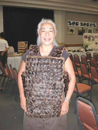 22 Anna DeLoach & Sulawesi war vest